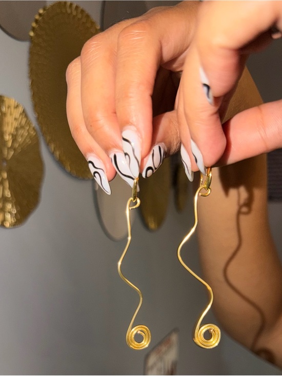 Hand Crafted Jewelry - Copper Wire Wavy Spiral Earrings